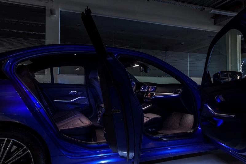 330i m sport portimao blue 13 Giá xe BMW 330i M Sport 2023 | Giá lăn bánh 330i M Sport