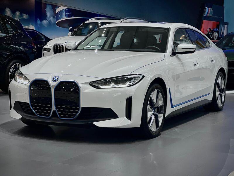 bang gia xe bmw i4 Bảng giá xe BMW mới nhất Tháng 10/2023