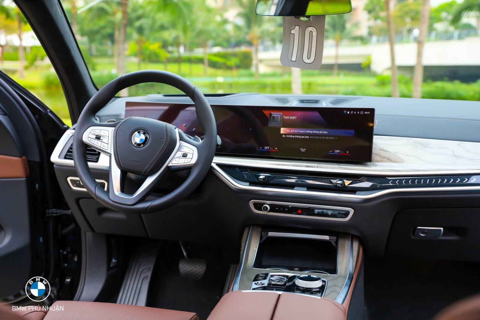 bmw x7 pure excellence den 13 Giá xe BMW X7 Pure Excellence | Giá lăn bánh BMW X7 PE 2023