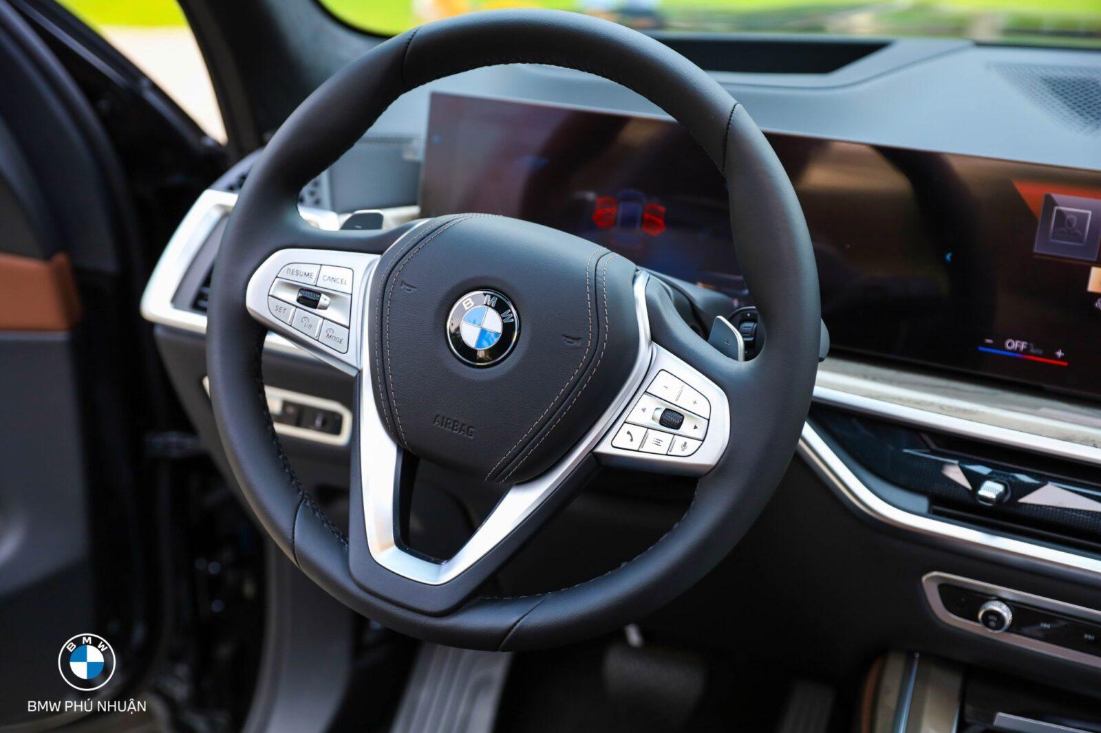 bmw x7 pure excellence den 15 Giá xe BMW X7 Pure Excellence | Giá lăn bánh BMW X7 PE 2023