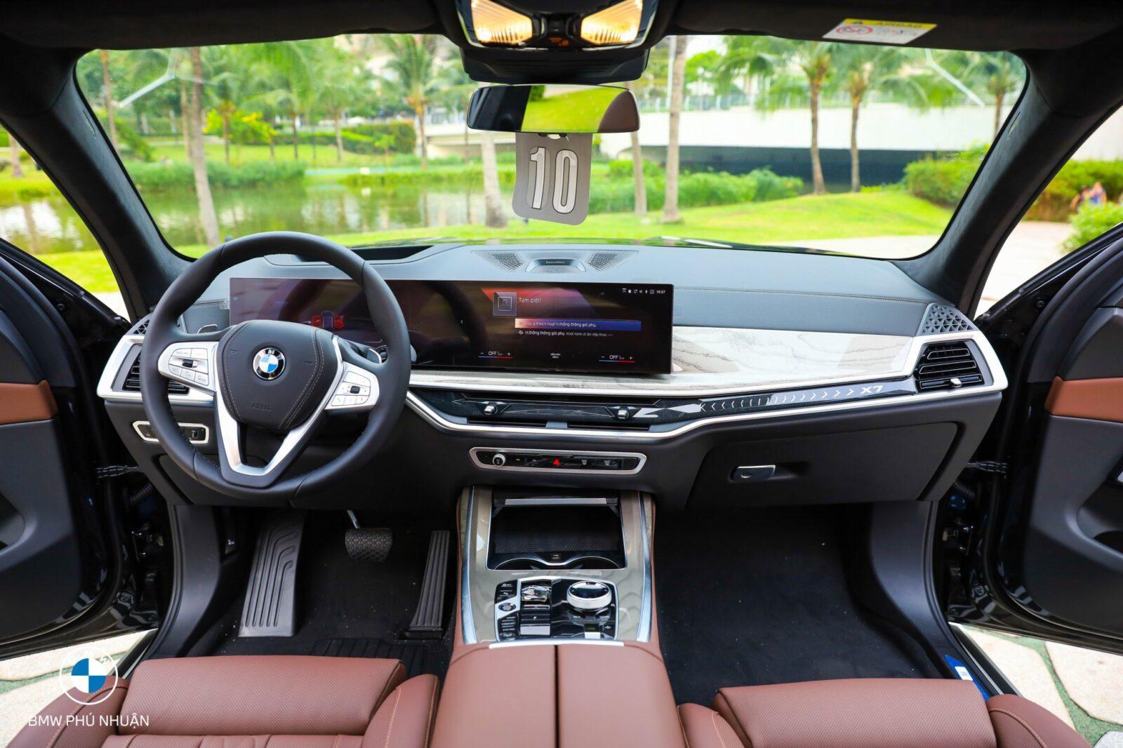 bmw x7 pure excellence den 6 Giá xe BMW X7 Pure Excellence | Giá lăn bánh BMW X7 PE 2023